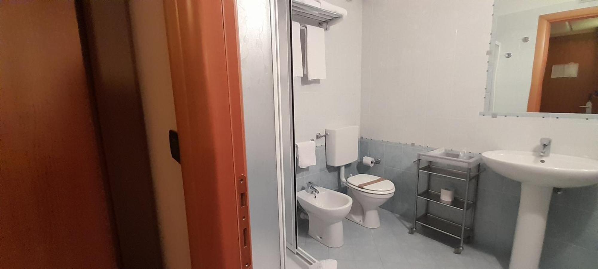 Hotel Ceretto Busca Экстерьер фото