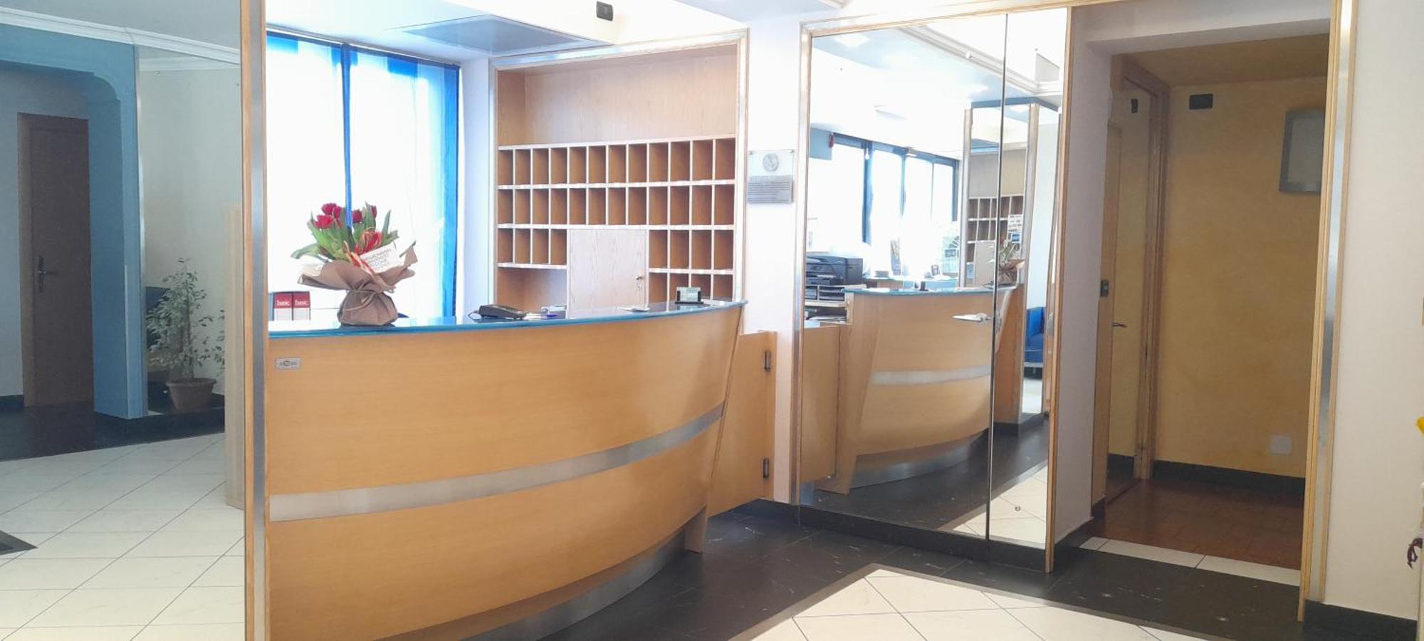 Hotel Ceretto Busca Экстерьер фото