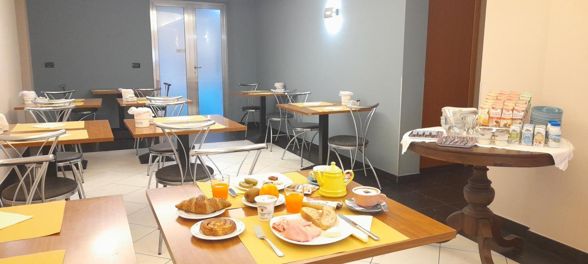 Hotel Ceretto Busca Экстерьер фото