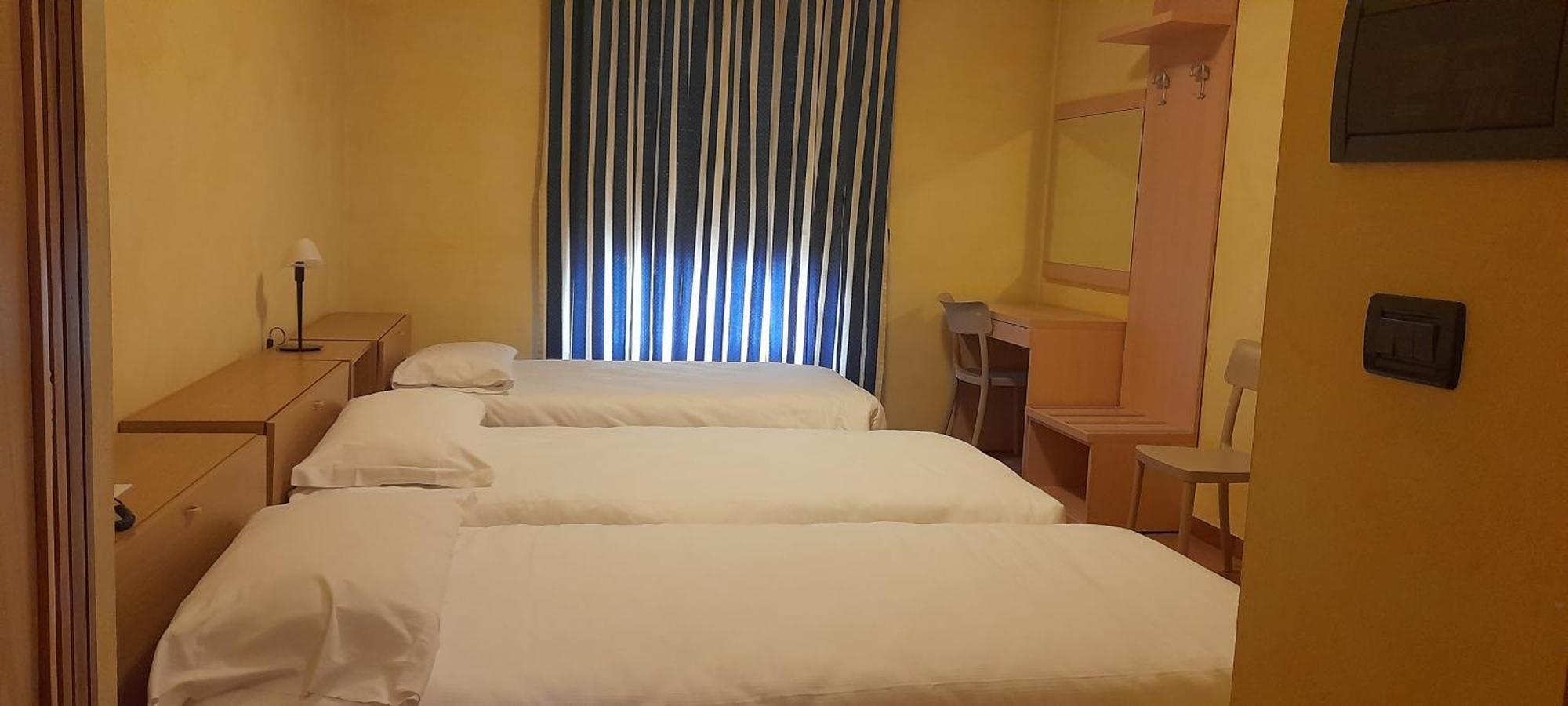Hotel Ceretto Busca Экстерьер фото